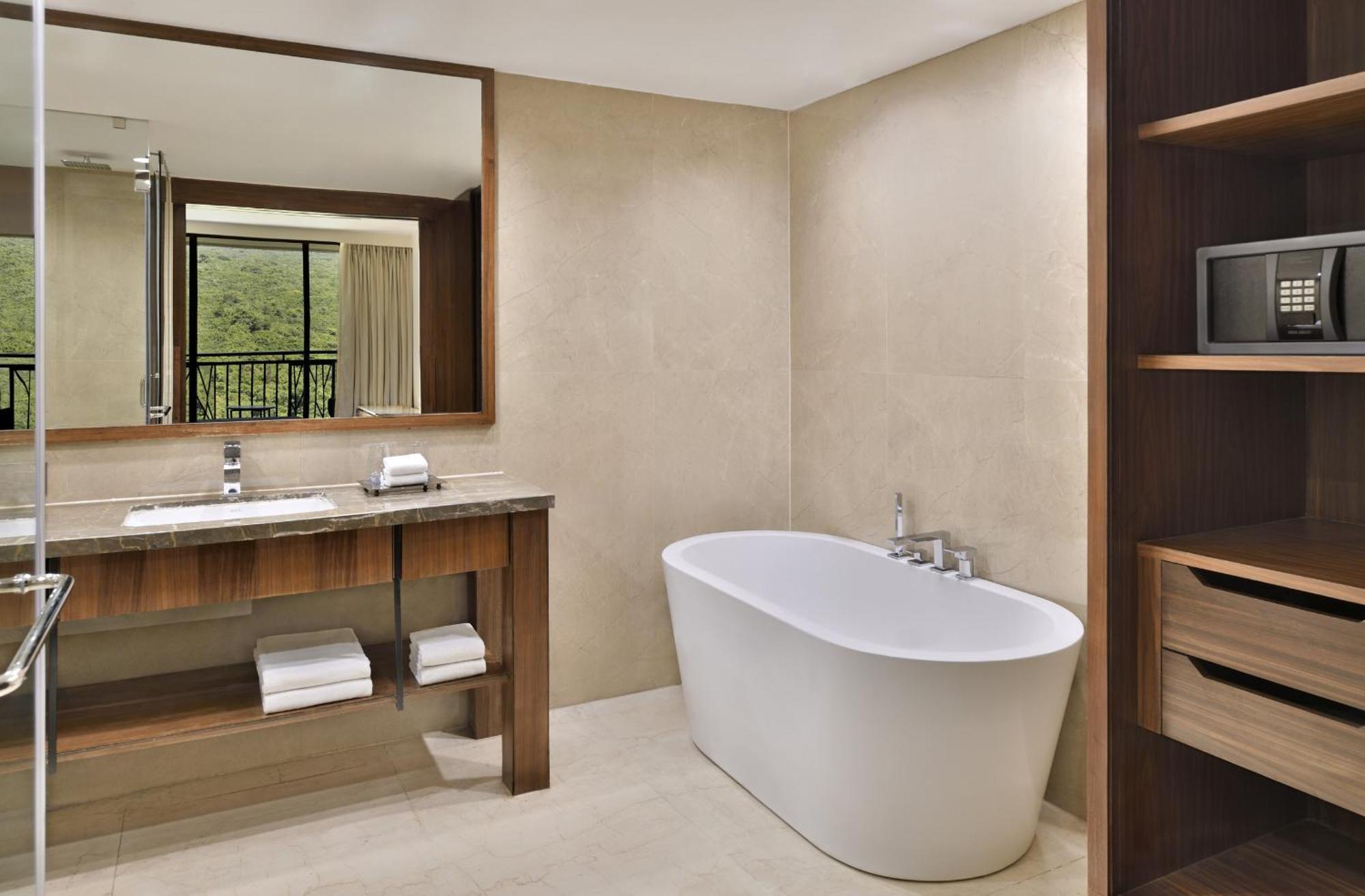 Courtyard By Marriott Mahabaleshwar Hotel Kültér fotó